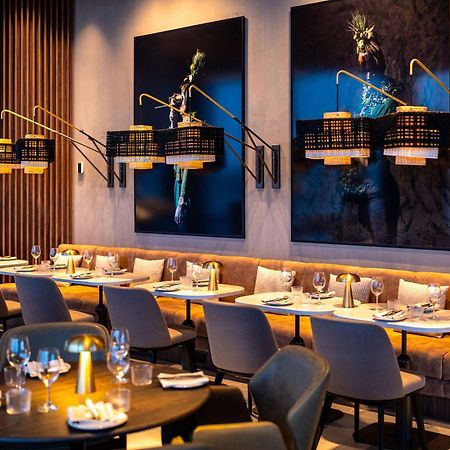 Radisson Blu Hotel At Porsche Design Tower สตุตการ์ต ภายนอก รูปภาพ