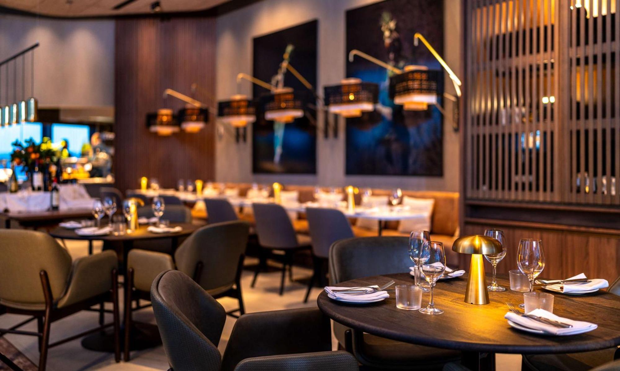Radisson Blu Hotel At Porsche Design Tower สตุตการ์ต ภายนอก รูปภาพ