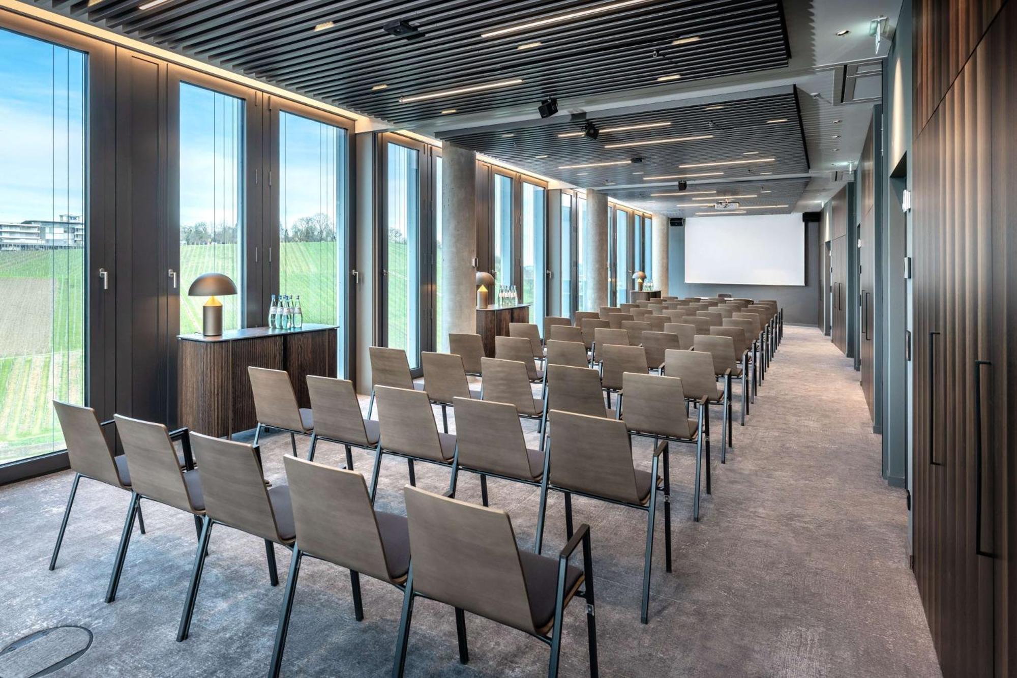 Radisson Blu Hotel At Porsche Design Tower สตุตการ์ต ภายนอก รูปภาพ