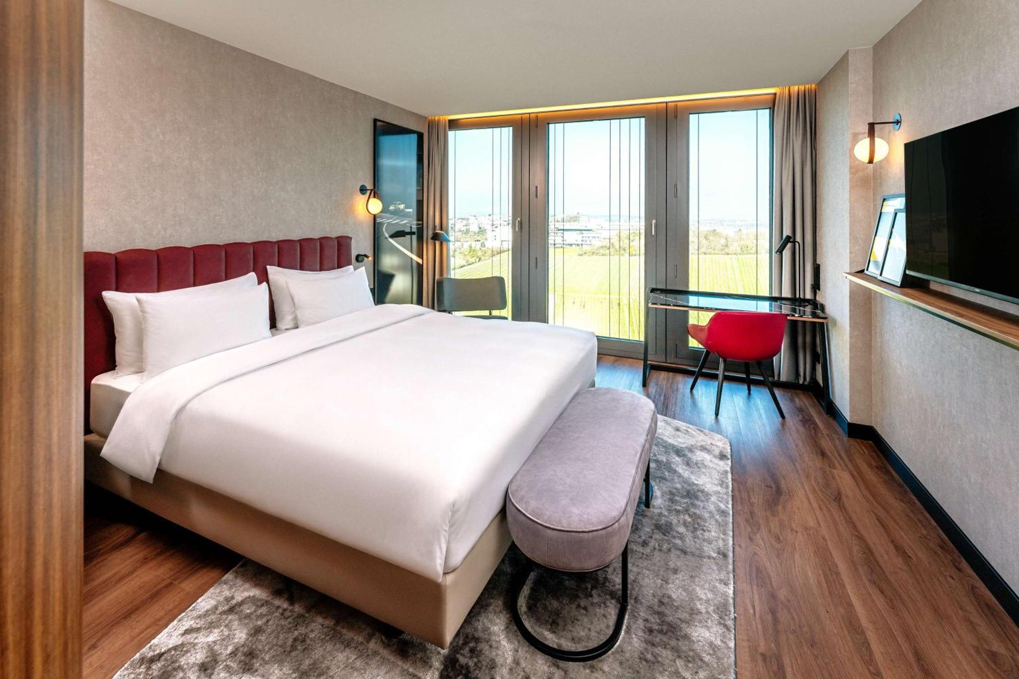 Radisson Blu Hotel At Porsche Design Tower สตุตการ์ต ภายนอก รูปภาพ