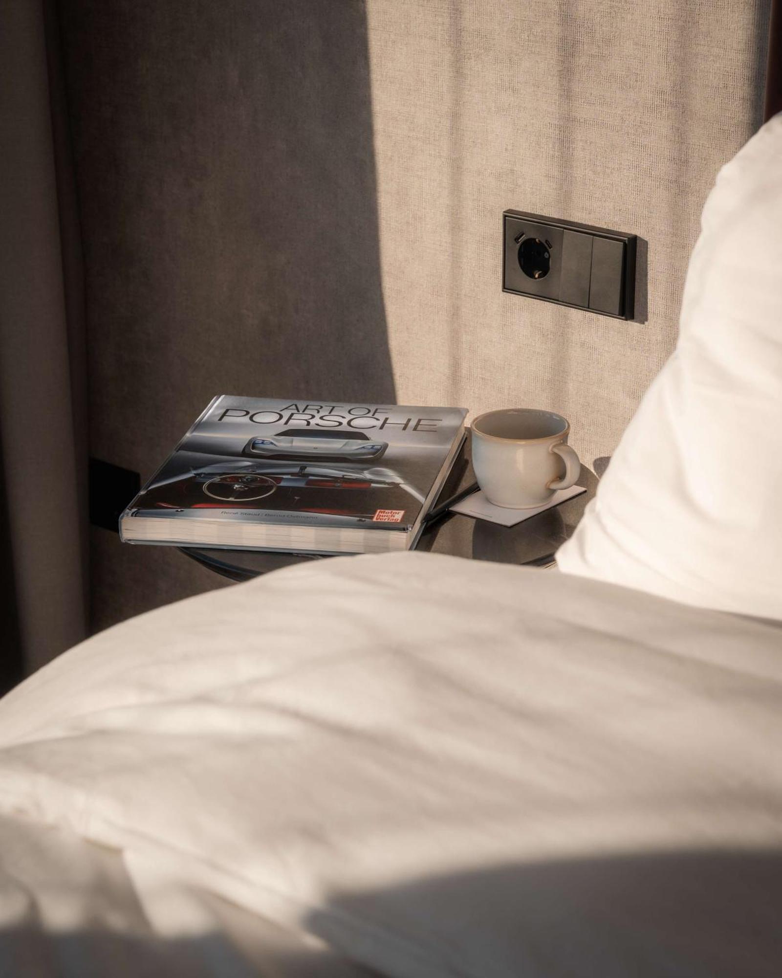 Radisson Blu Hotel At Porsche Design Tower สตุตการ์ต ภายนอก รูปภาพ