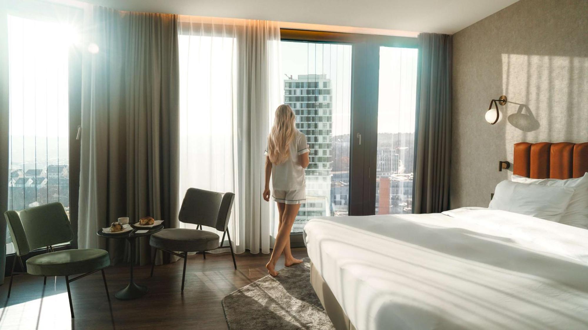 Radisson Blu Hotel At Porsche Design Tower สตุตการ์ต ภายนอก รูปภาพ