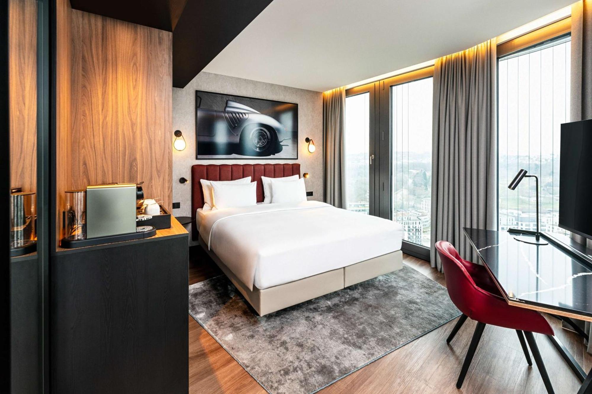 Radisson Blu Hotel At Porsche Design Tower สตุตการ์ต ภายนอก รูปภาพ