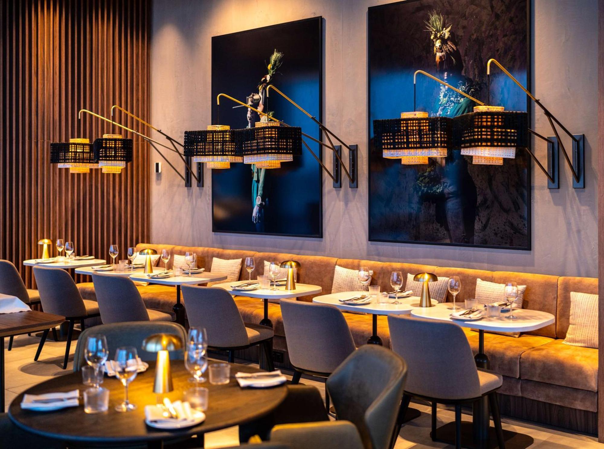 Radisson Blu Hotel At Porsche Design Tower สตุตการ์ต ภายนอก รูปภาพ